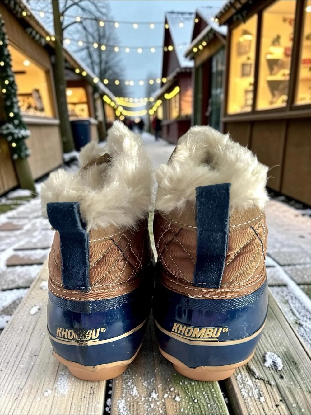 Khombu Women’s Size 8 Navy & Tan Winter Boots Faux Fur Trim